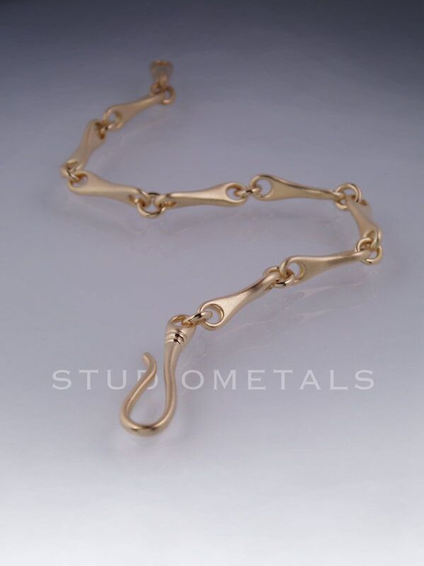 Solid, heavy 18k yellow gold, women's bar link chain bracelet, entirely handmade. A luxurious gift for her.
