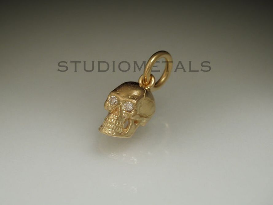 8mm realistic skull pendant with vs diamond eyes