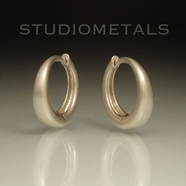 narrow 16mm hoop earrings in 14k